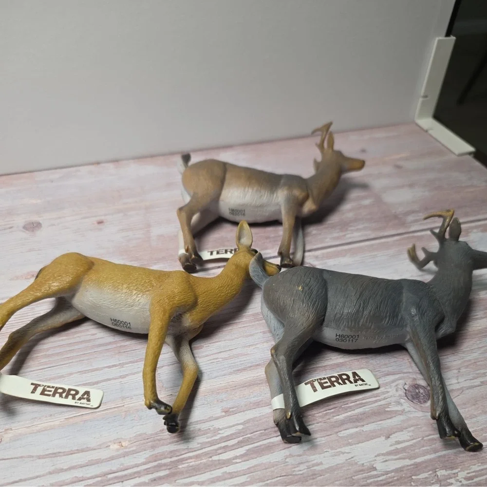 Terra by Battat Deer Figurines Lot of 3 Plastic Figurine Set